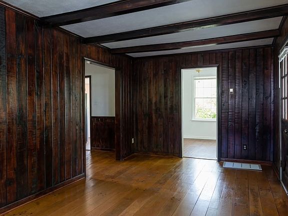 5th image of 1026 Falls Ave