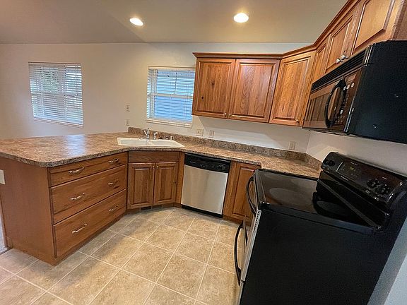 5th image of 619 Luella Ln