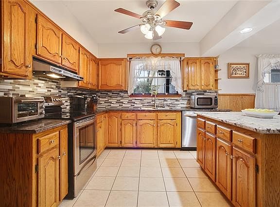 5th image of 211 Linda Ct