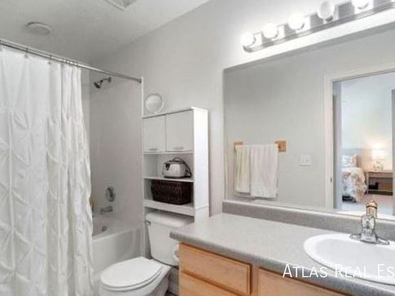 5th image of 429 E Park Oak Pl