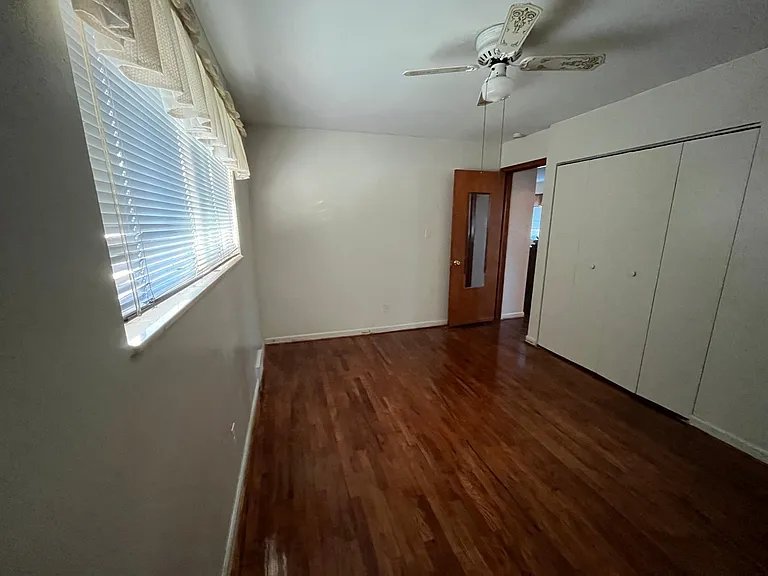 21700 E Eleven Mile Rd — Photo 11