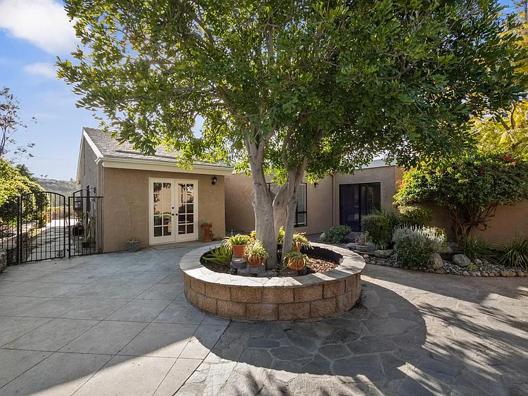 24232 Tahoe Ct — Photo 30
