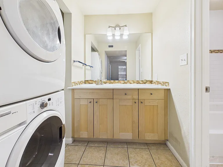 7685 Northcross Dr #208 — Photo 8