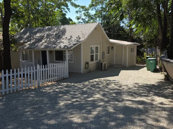 4072 Flower St, Shasta Lake, CA 96019