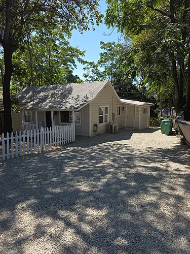 4072 Flower St Photo 1