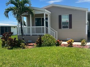 93 Overlook Dr, Micco, FL 32976