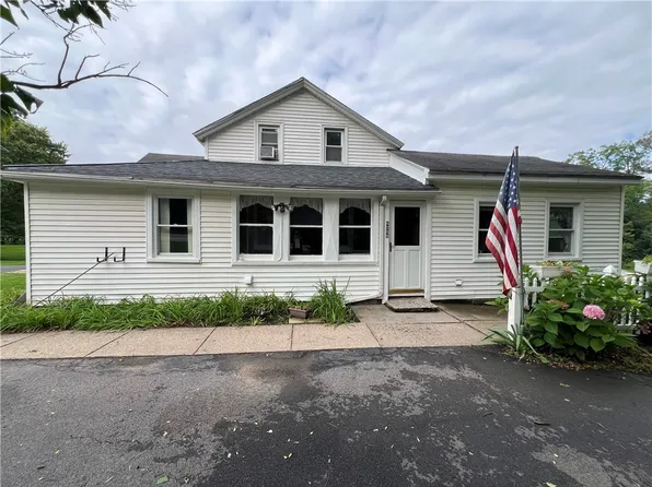 4259 Nine Mile Point Rd, Fairport, NY 14450