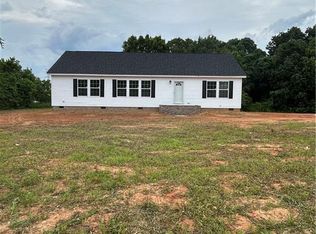 4138 Center Rd, Jonesville, NC 28642