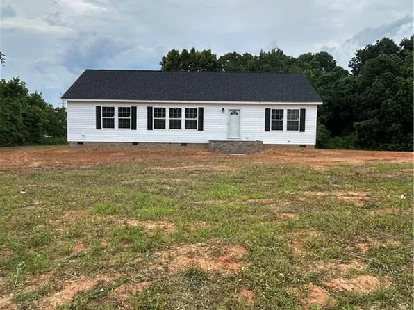 4138 Center Rd, Jonesville, NC 28642