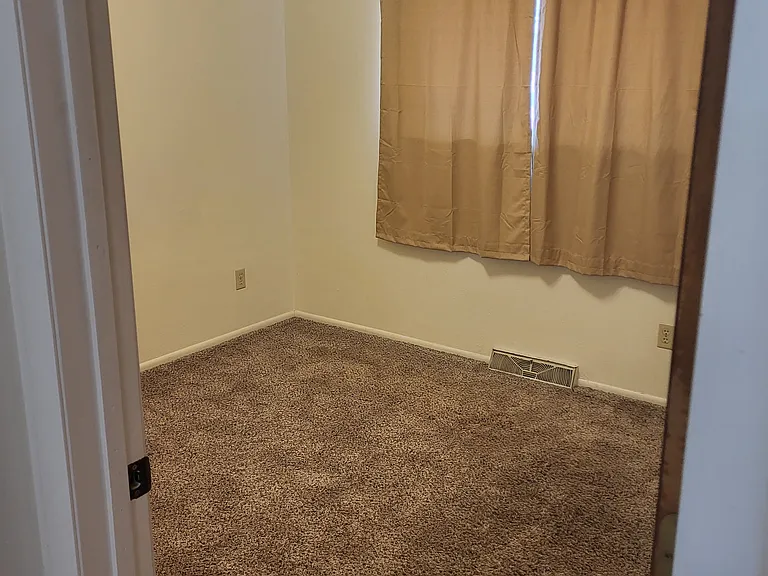 5840 Newcombe Ct — Photo 10