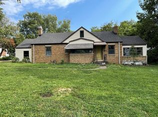 10035 Lakeside Dr, Saint Louis, MO 63123