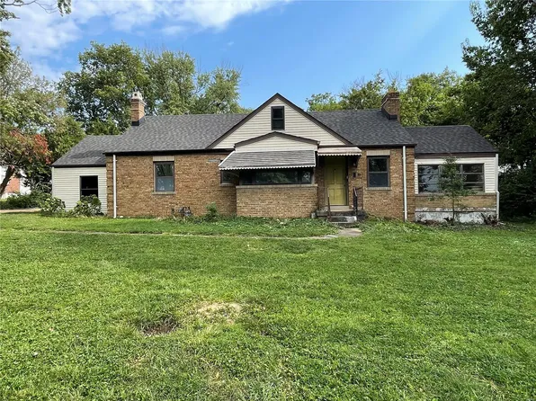 10035 Lakeside Dr, Saint Louis, MO 63123
