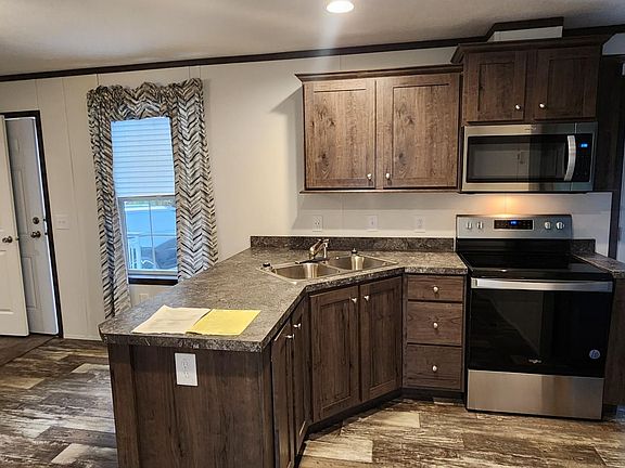 3rd image of 87 Front St Lot 7