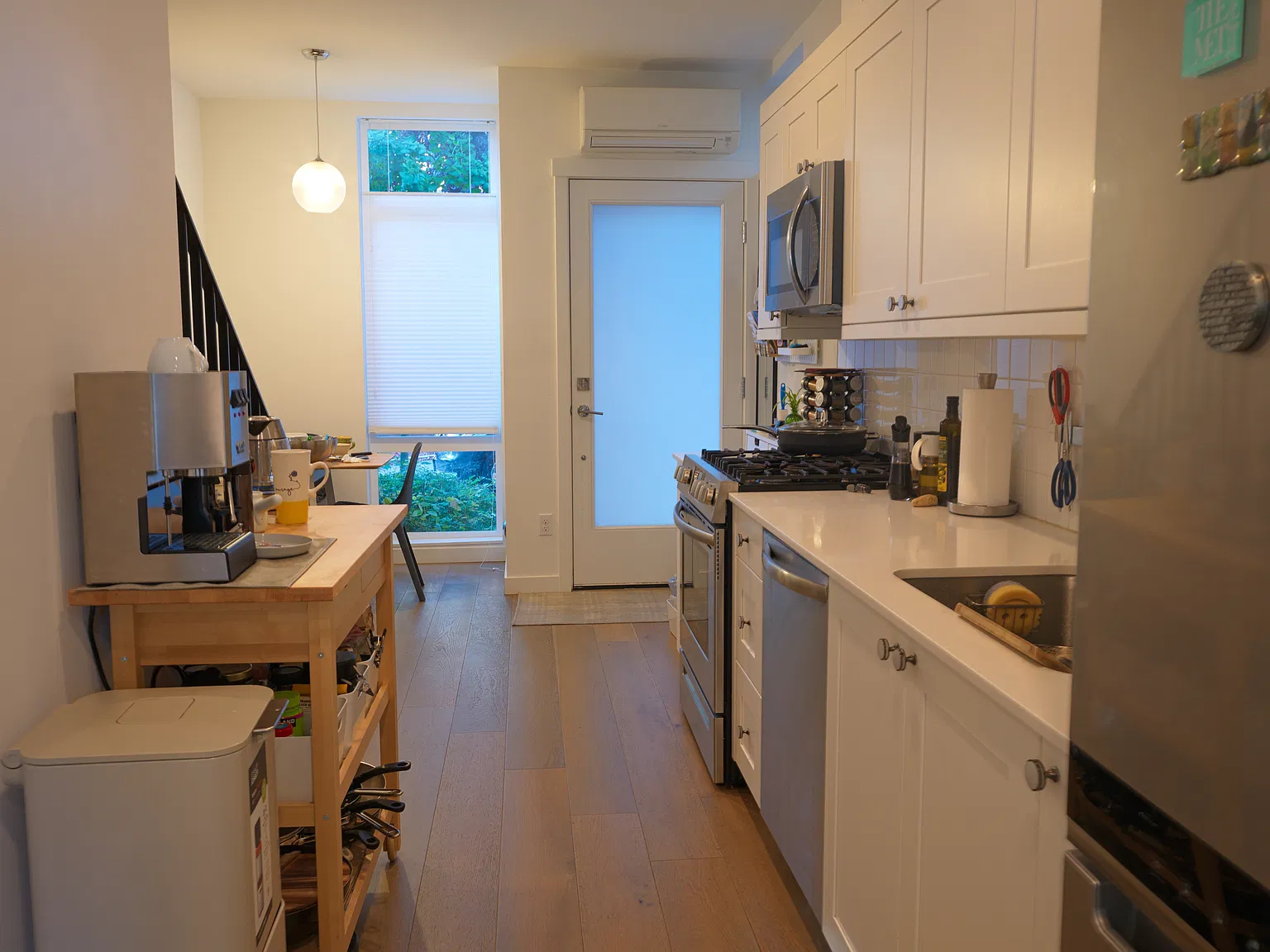3 bed, 1289 sqft, $3,995 — Photo 2