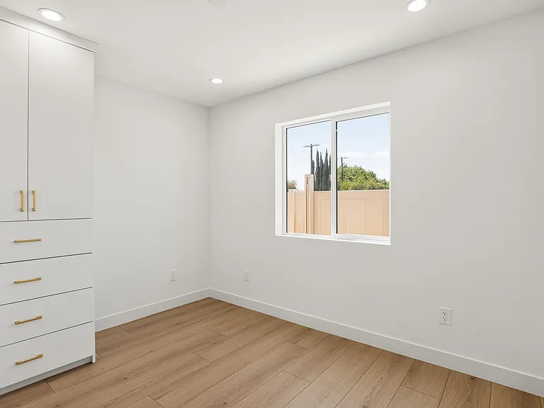 11502 Valjean Ave #1/2 — Photo 7