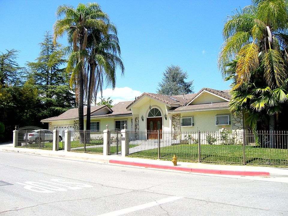 1st image of 18841 Pasadero Dr