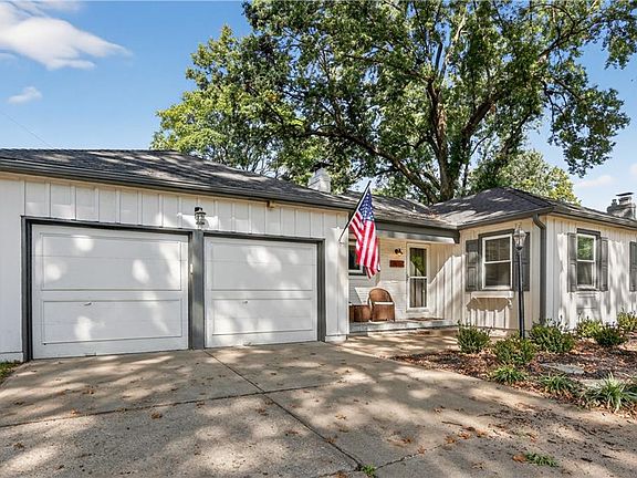 2nd image of 3812 W 52nd Pl