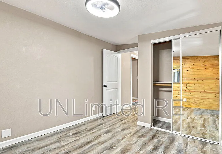 795 E Reindeer Dr — Photo 10
