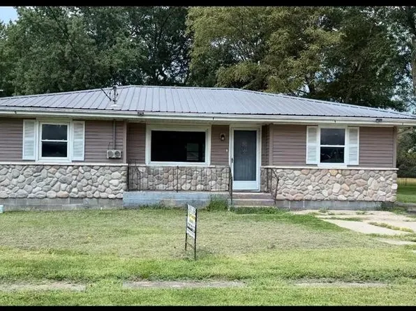 208 N Macon St, Clarence, MO 63437