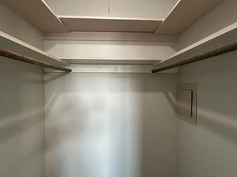 915 N 48th Ave — Photo 21