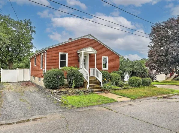 264 Phillips St, Woonsocket, RI 02895