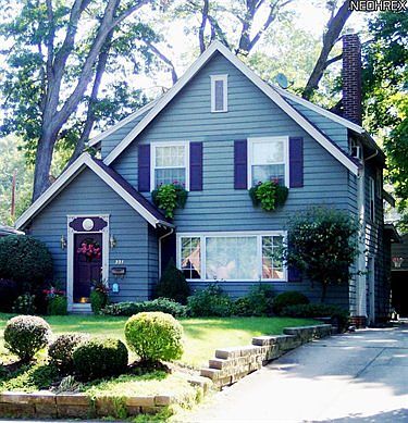 1st image of 221 Melbourne Ave