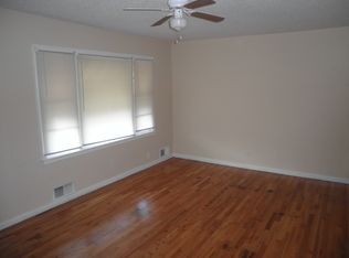 10009 Hillcrest Rd, Kansas City, MO 64134