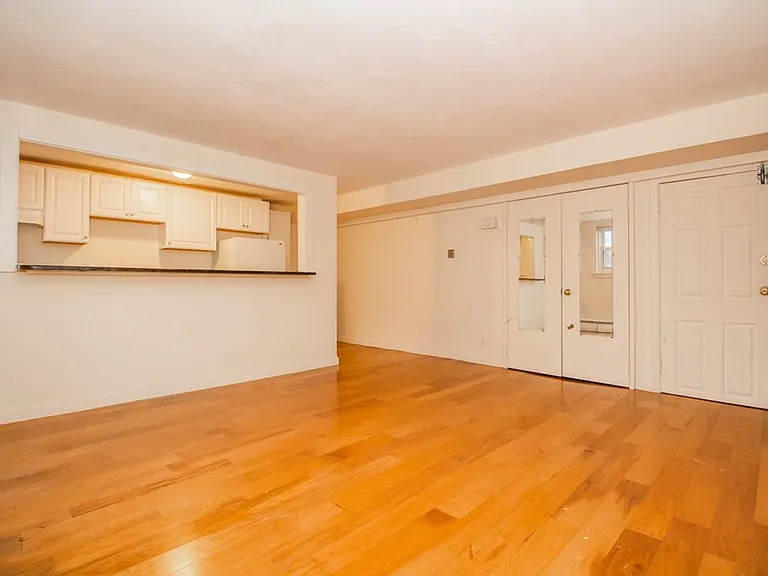 95 Chestnut St #18 — Photo 5
