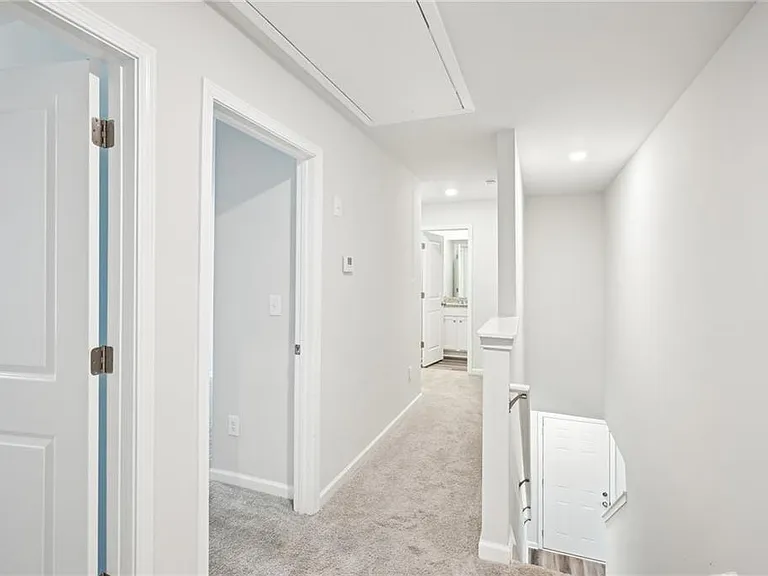 4437 Ben Hill Rd — Photo 13