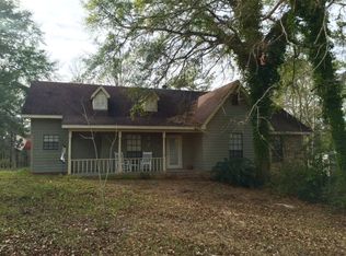 22 Ridgewood Ln, Poplarville, MS 39470