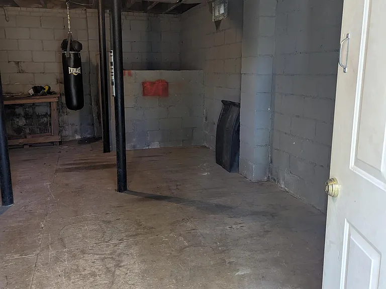 |Partial basement