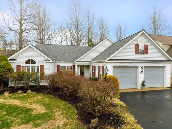 2655 English Oaks Cir, Charlottesville, VA 22911