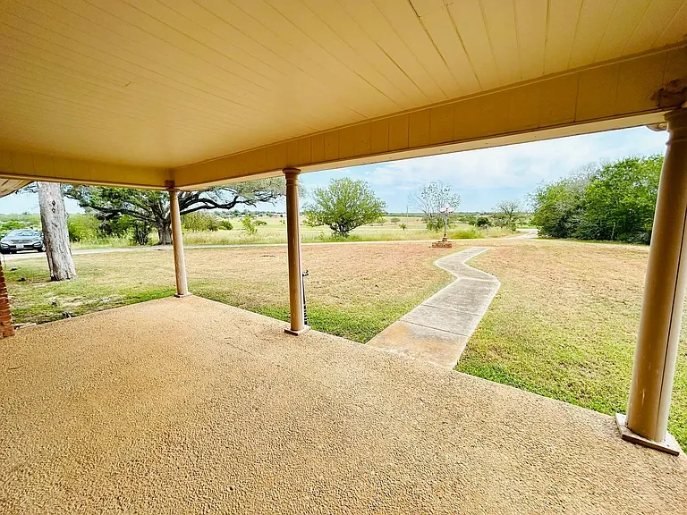 1040 N Highway 80 — Photo 2