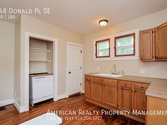 4th image of 348 Donald Pl SE