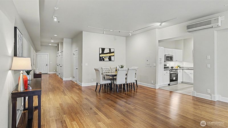 5th image of 526 1st Avenue S #314