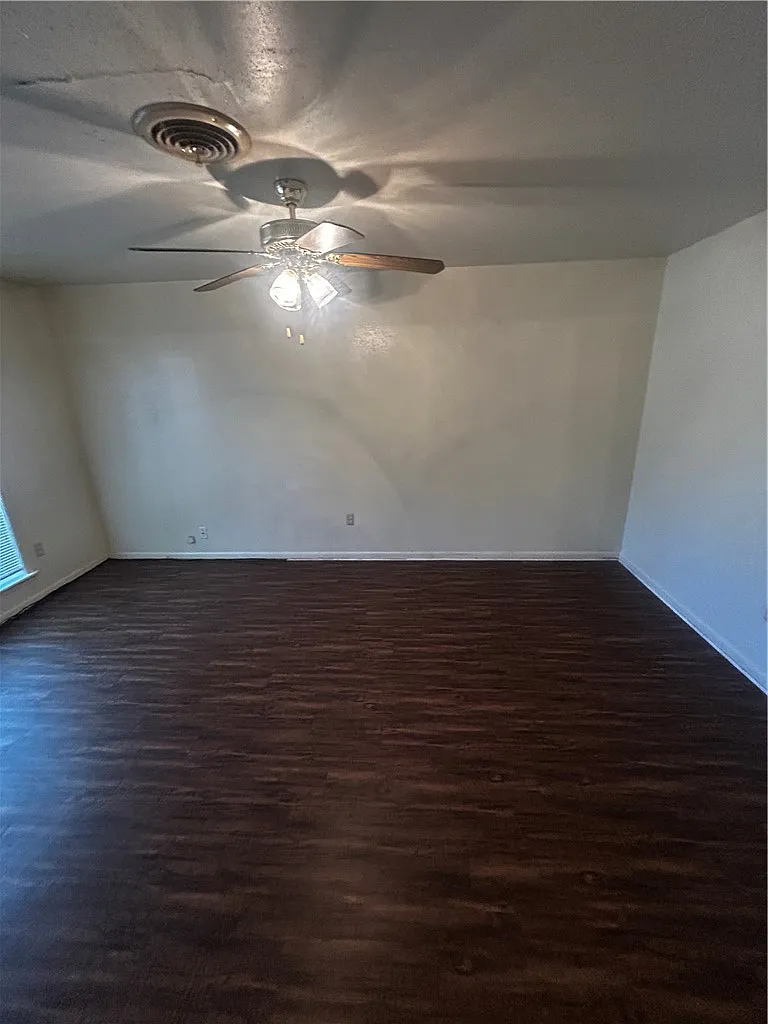 3 bed, 1378 sqft, $1,500 — Photo 2