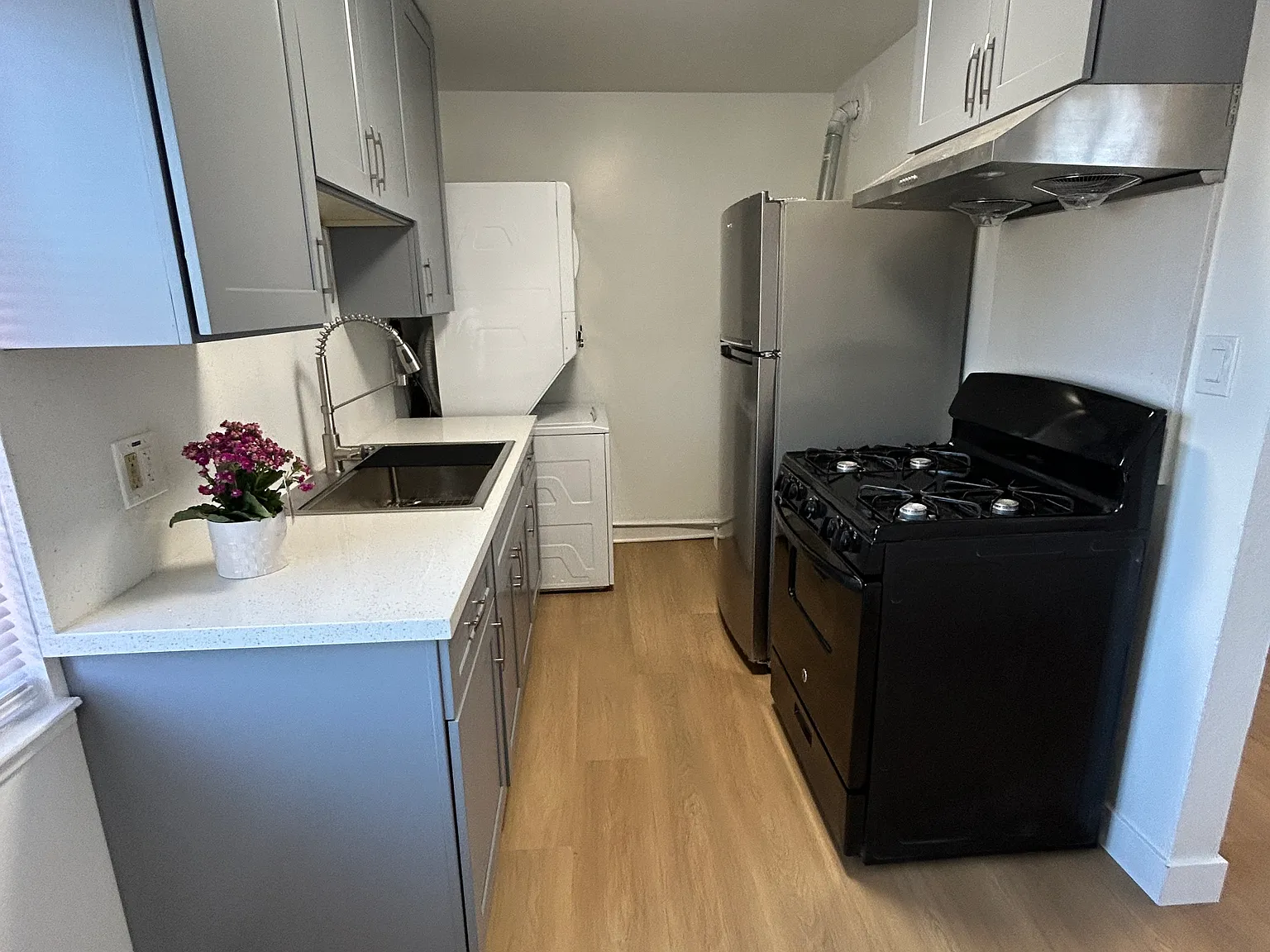 574 W Hedding St — Photo 4