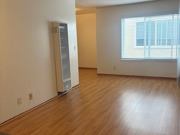 2nd image of 667 Villa St APT 4