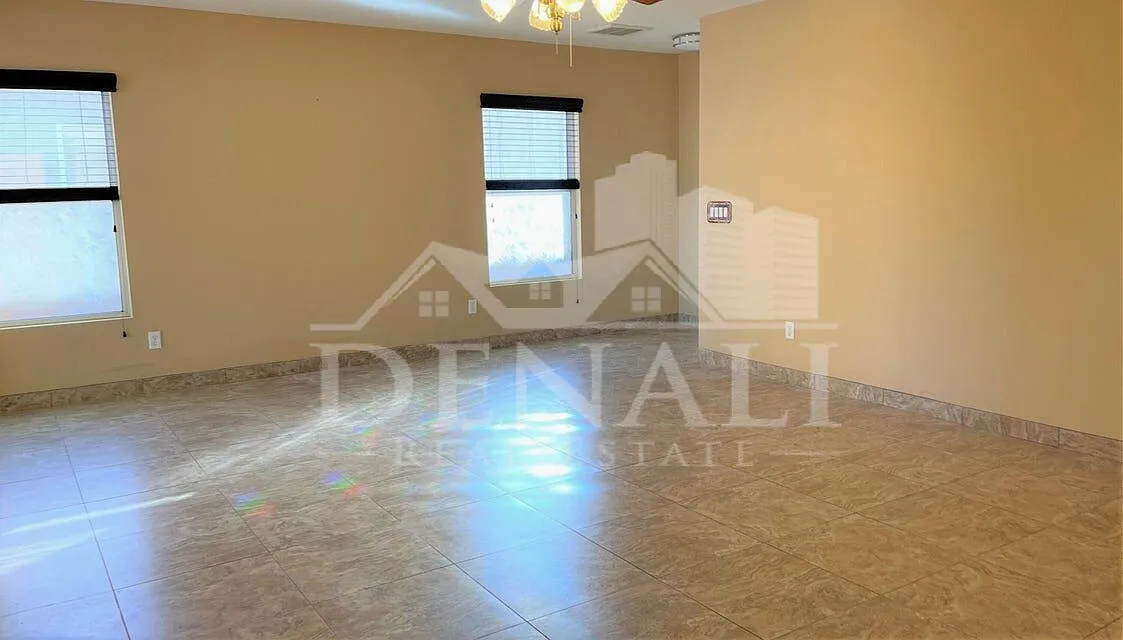 3 bed, 2.0 bath, 1260 sqft, $1,795 — Photo 3