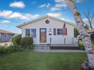 1109 S 36th St, Manitowoc, WI 54220