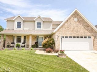 3010 Providence Dr, Bloomington, IL 61704