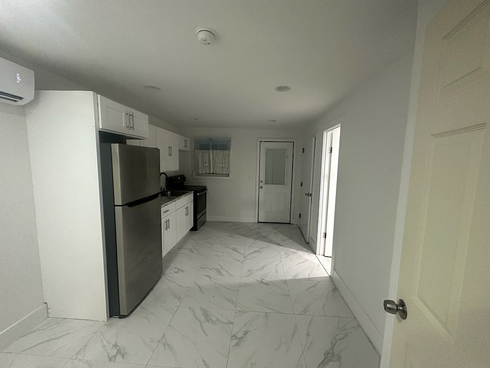 1st image of 1015 E 228th St #1