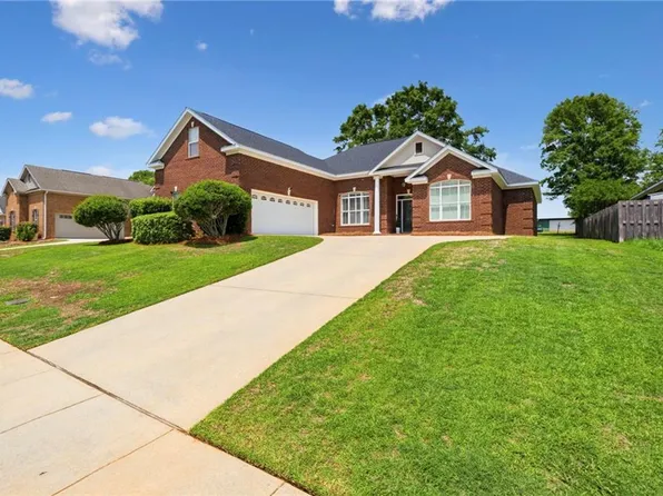 9290 Pecan Grove Dr, Mobile, AL 36695