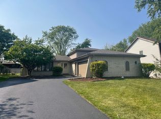 921 Charles St, Crete, IL 60417