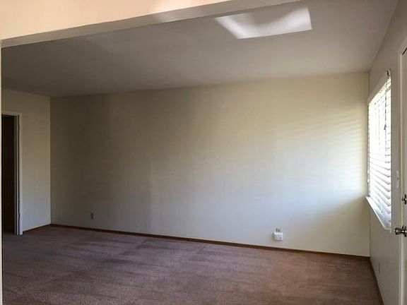 3rd image of 161 Towne Ter APT 5