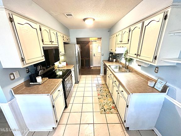 2nd image of 7803 Stacey Dr