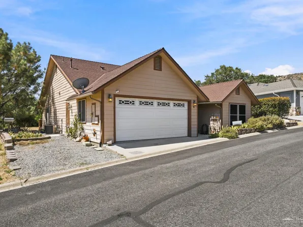 21276 White Pine Dr Spc 96, Tehachapi, CA 93561