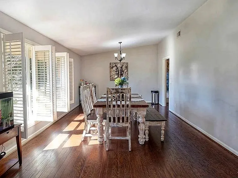 2869 Edgewood Rd — Photo 3