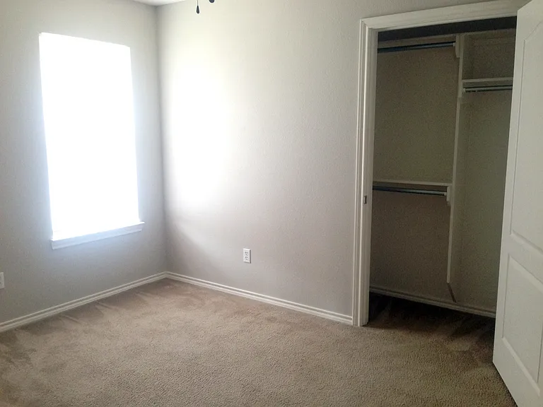 3 Bedroom Duplex for Rent in Lindale! Tour Today! — Photo 15