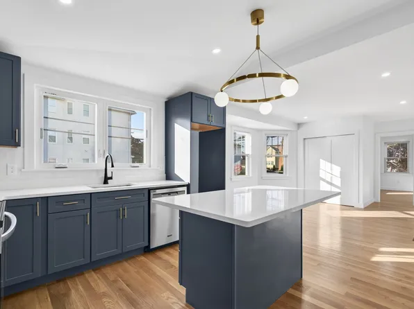 22 Berlin St APT 1, Quincy, MA 02170